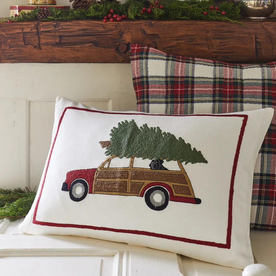 Winter Embroideries<Taylor Linens Christmas Woody – Lumbar Pillow
