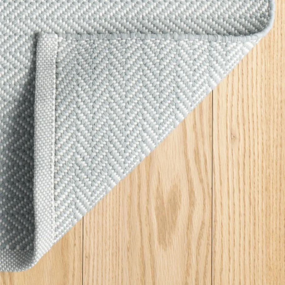 Rugs<Taylor Linens Herringbone Light Blue/Ivory Handwoven Indoor/Outdoor Rug