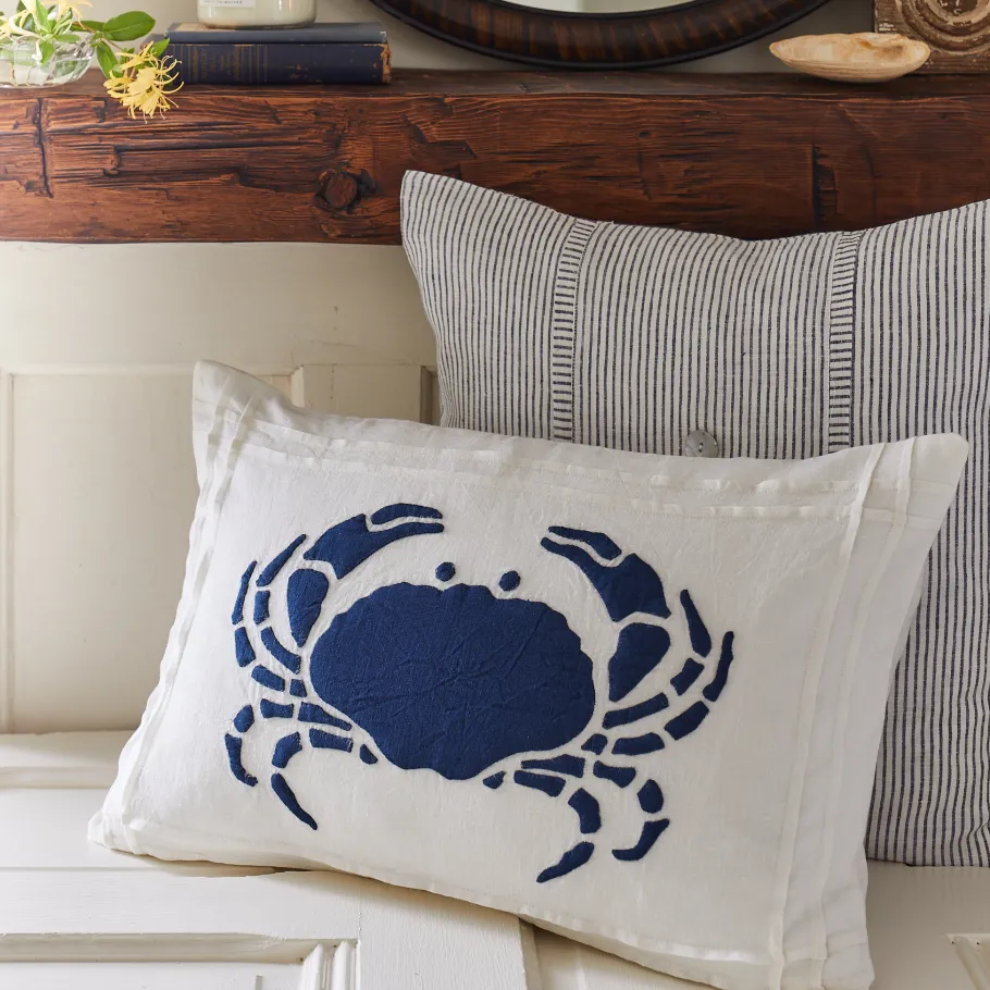 Seaside | Camps & Cottages<Taylor Linens Indigo Crab on White Linen Pillow