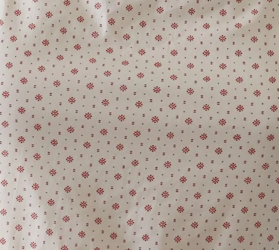 Littles<Taylor Linens Maple Hill Red Fitted Crib Sheet