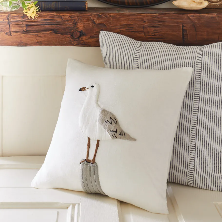 Seaside | Camps & Cottages<Taylor Linens Seagull Porch Pillow